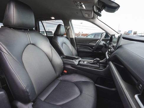 Used 2024 Toyota Grand Highlander XLE image 34