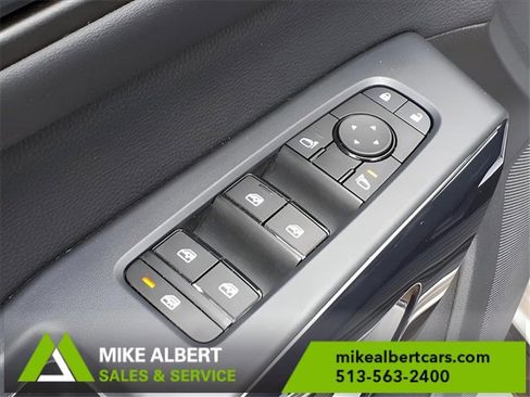 Used 2024 Nissan Pathfinder S image 14