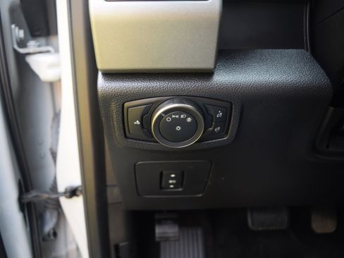 Used 2017 Ford F150 Raptor w/ Equipment Group 801A Mid image 7