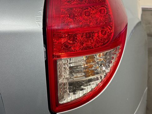 Used 2008 Toyota RAV4 Limited AWD/4WD image 30