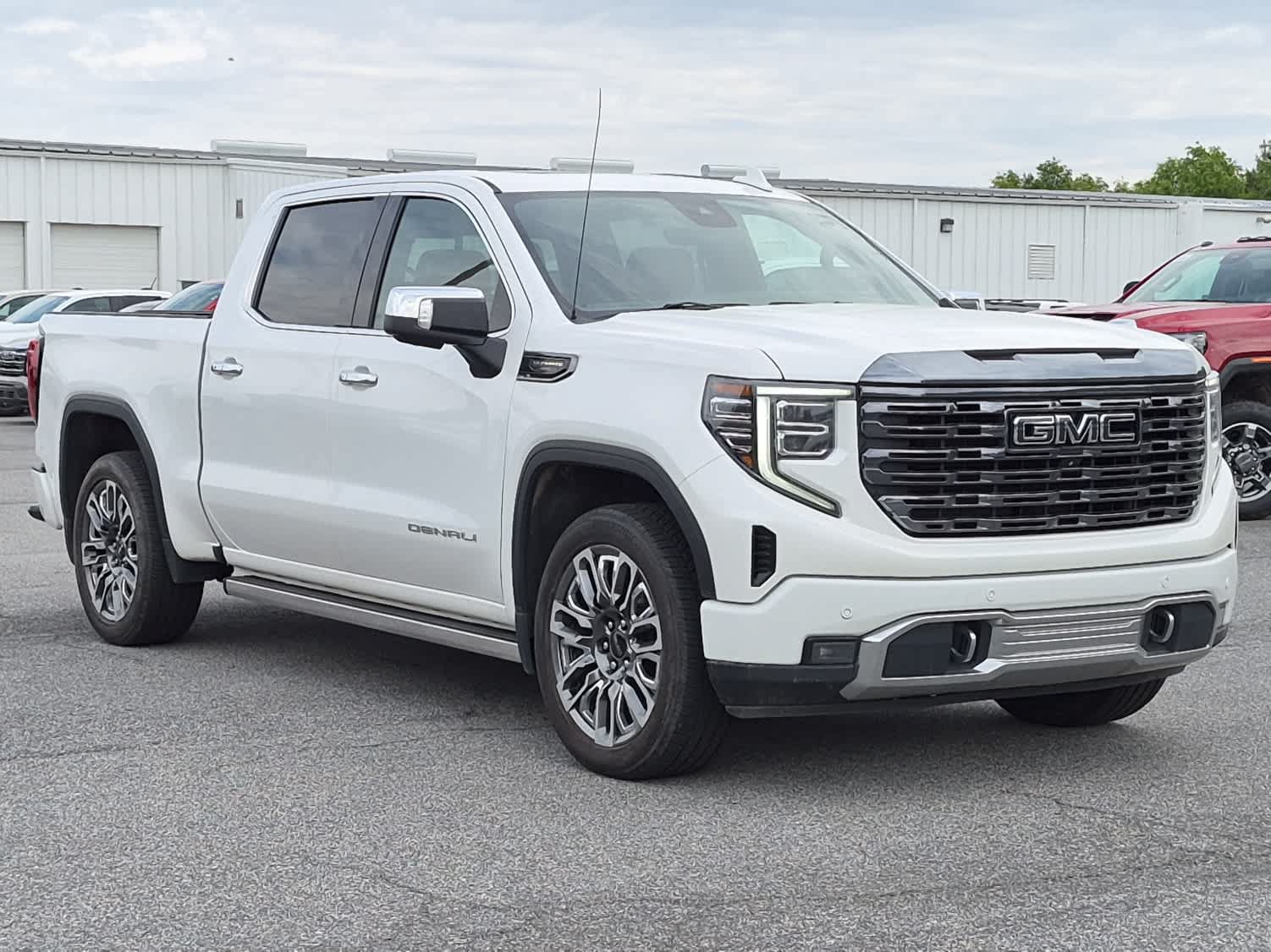 Used 2023 GMC Sierra 1500 Denali Ultimate AWD/4WD image 3