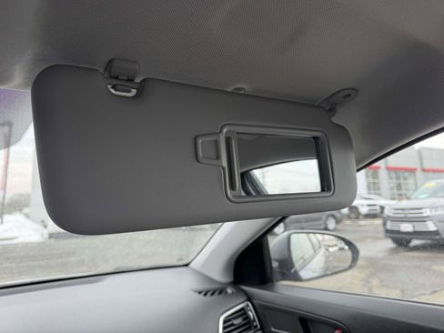 Used 2018 Hyundai Elantra SE image 32