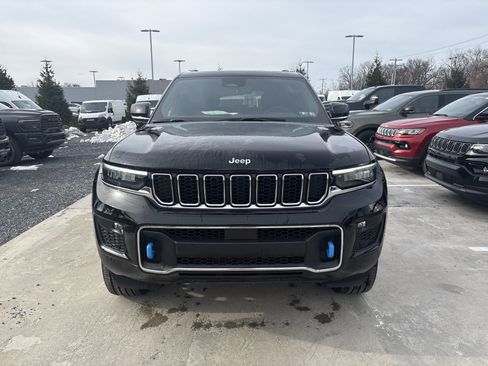 New 2024 Jeep Grand Cherokee Overland w/ Luxury Tech Group IV image 2