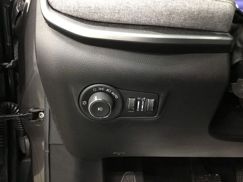 Used 2022 Jeep Compass Latitude AWD/4WD image 14