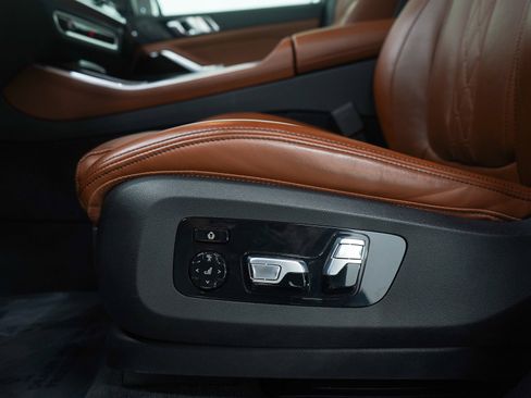 Used 2024 BMW X5 M60i AWD/4WD image 23