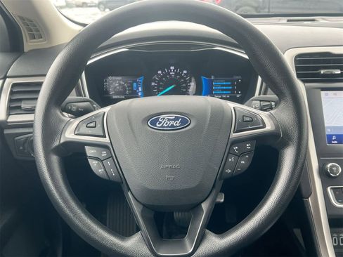 Used 2019 Ford Fusion SE image 22