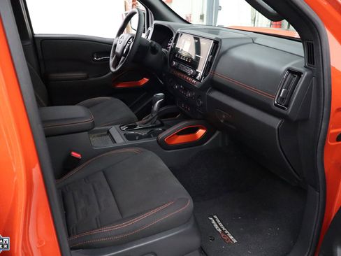 Used 2025 Nissan Frontier PRO-4X w/ Black Accent Package image 27