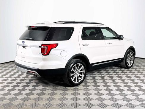 Used 2017 Ford Explorer Limited w/ Equipment Group 303A image 5