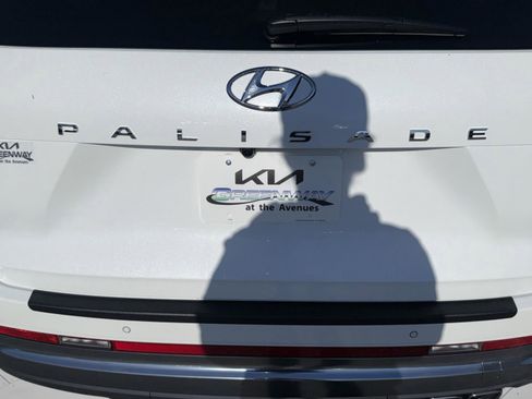 Used 2024 Hyundai Palisade Calligraphy image 10