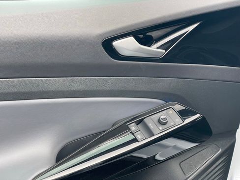 Certified 2022 Volkswagen ID.4 Pro image 12