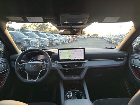 Used 2025 Ford Explorer ST image 22