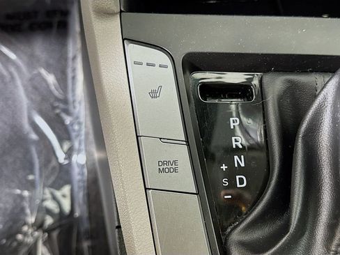 Used 2020 Hyundai Elantra Limited w/ Ultimate Package 03 image 16