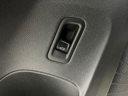 Used 2024 Volkswagen Atlas SE image 13