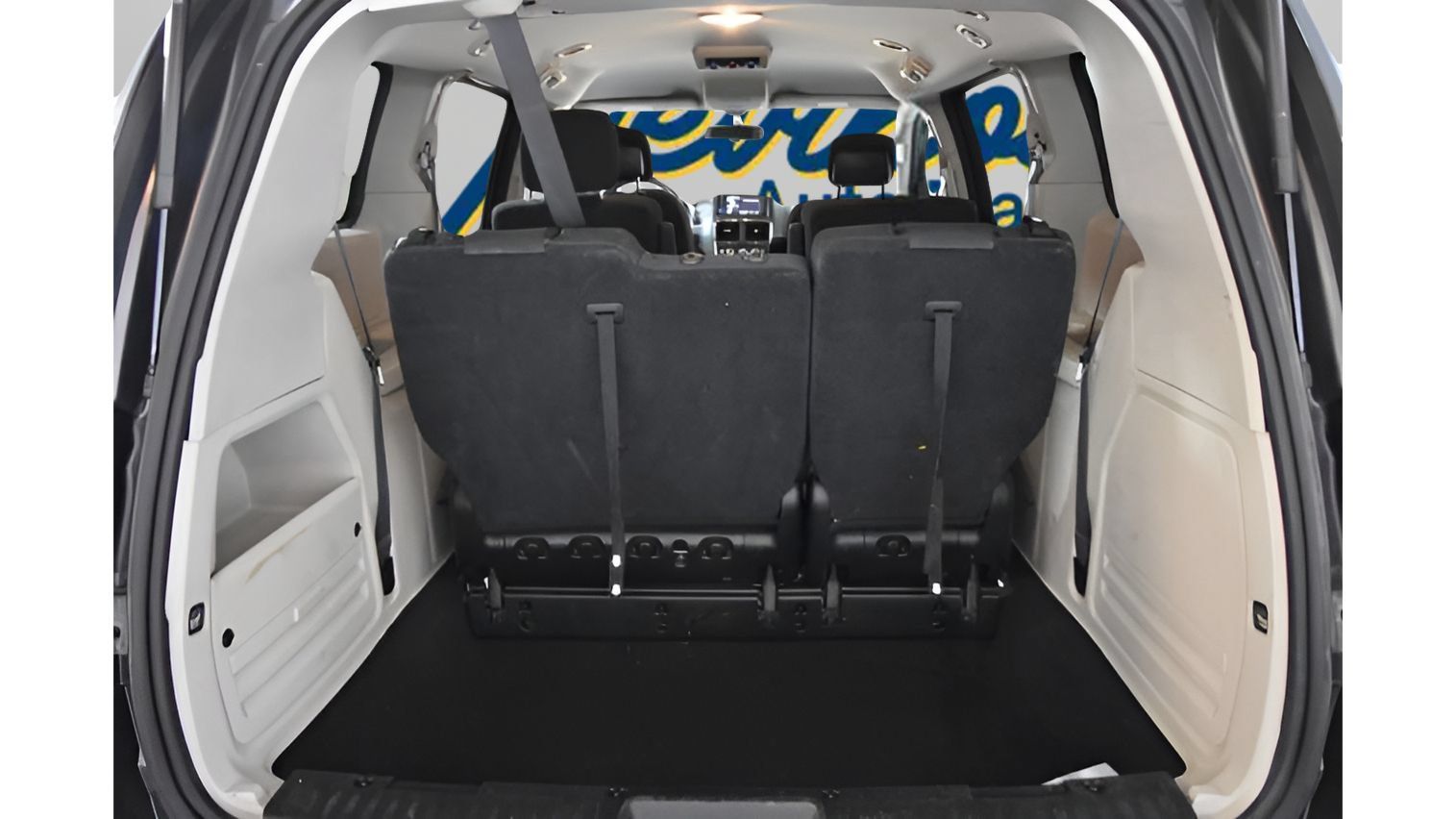 Used 2018 Dodge Grand Caravan SE w/ UConnect Hands-Free Group FWD image 31