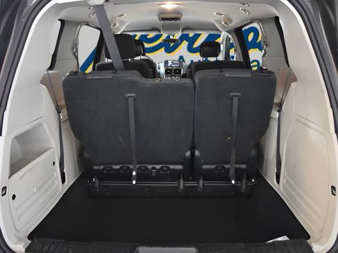 Used 2018 Dodge Grand Caravan SE w/ UConnect Hands-Free Group FWD image 31