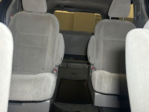 Used 2020 Toyota Sienna LE image 17