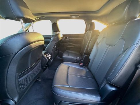 Used 2022 Kia Sorento SX image 25