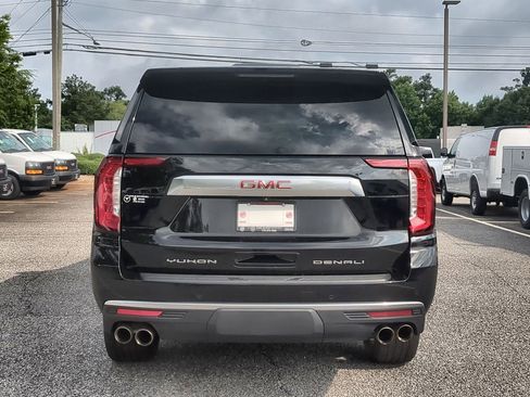 Used 2022 GMC Yukon XL Denali AWD/4WD image 7