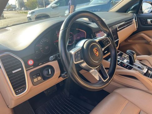 Used 2021 Porsche Cayenne AWD/4WD image 14