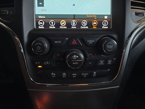 Used 2018 Jeep Grand Cherokee Altitude AWD/4WD image 27