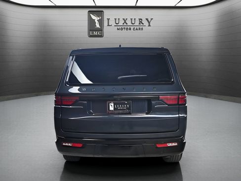 Used 2023 Jeep Wagoneer Series II AWD/4WD image 7