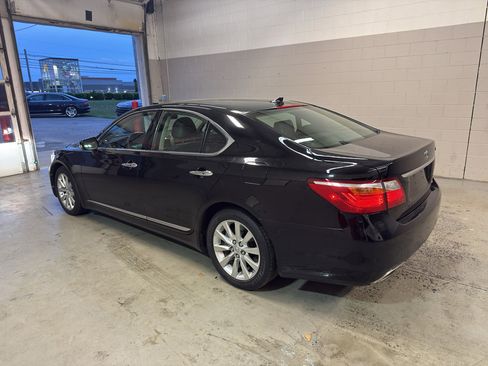 Used 2011 Lexus LS 460 AWD w/ Luxury Value Edition image 4