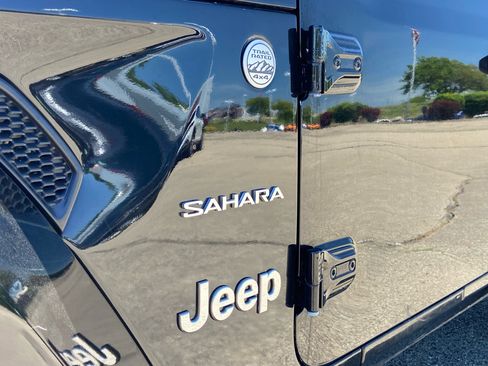 Used 2020 Jeep Wrangler Unlimited Sahara AWD/4WD image 10