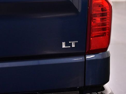 Used 2023 Chevrolet Silverado 1500 LT AWD/4WD image 12