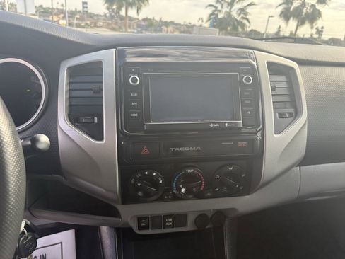 Used 2015 Toyota Tacoma PreRunner image 29
