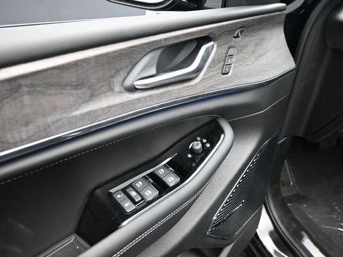 New 2024 Jeep Grand Cherokee Overland w/ Advanced Protech Group III image 33