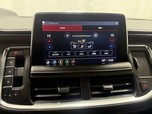 Used 2021 Chevrolet Suburban Premier w/ Premium Package image 20