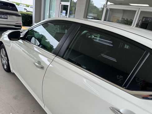 Used 2023 Nissan Altima 2.5 S FWD image 11