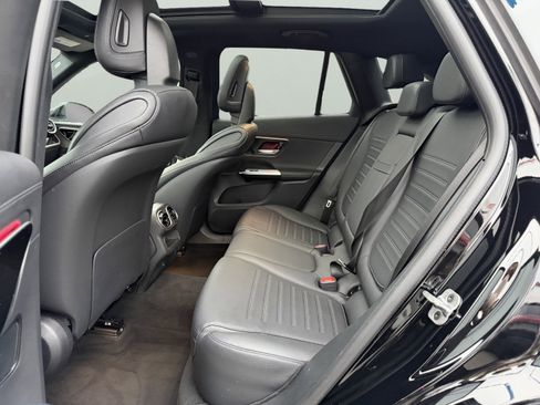 Used 2023 Mercedes-Benz GLC 300 4MATIC image 36