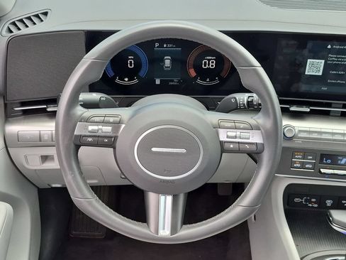 Used 2025 Hyundai Kona SEL FWD image 23