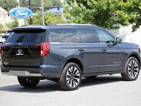 Certified 2025 Ford Expedition Platinum w/ Driver's Package image 4