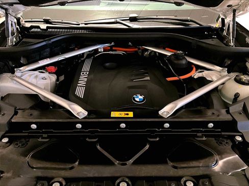 Used 2025 BMW X5 xDrive50e w/ M Sport Package image 24