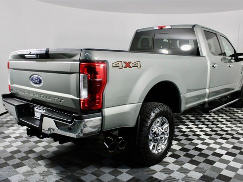 Used 2019 Ford F350 Lariat w/ Chrome Package image 8