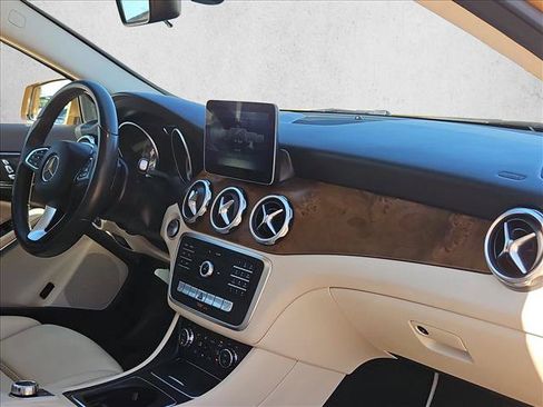 Used 2018 Mercedes-Benz GLA 250 image 23
