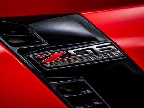 Used 2016 Chevrolet Corvette Z06 w/ 2LZ Preferred Equipment Group image 15