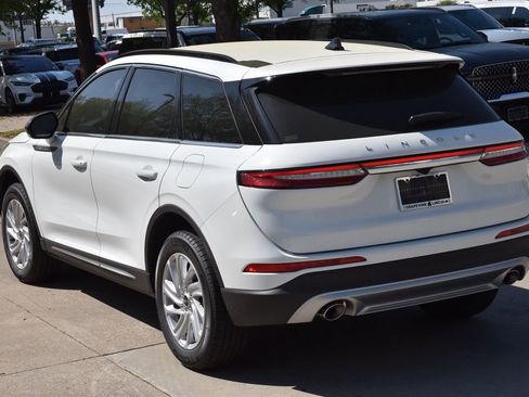 New 2026 Lincoln Corsair Premiere image 9