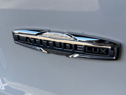 Certified 2021 Jeep Cherokee Latitude Lux w/ Comfort/Convenience Group AWD/4WD image 29