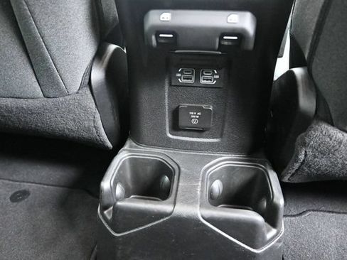 Used 2025 Jeep Wrangler Unlimited Sahara AWD/4WD image 45