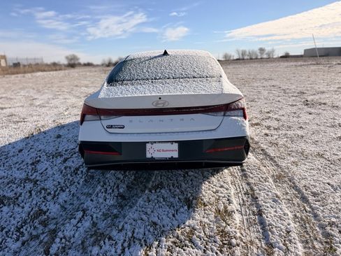 Used 2025 Hyundai Elantra SEL image 6