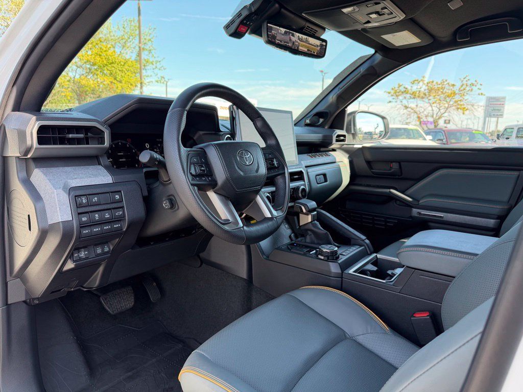 Used 2025 Toyota 4Runner Trailhunter AWD/4WD image 12