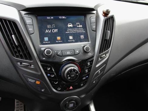 Used 2017 Hyundai Veloster Turbo image 20