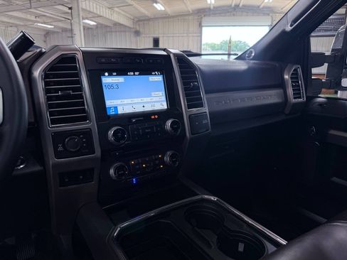 Used 2017 Ford F250 Platinum w/ Platinum Ultimate Package AWD/4WD image 46