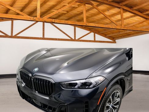 Used 2025 BMW X5 xDrive50e w/ Executive Package AWD/4WD image 8