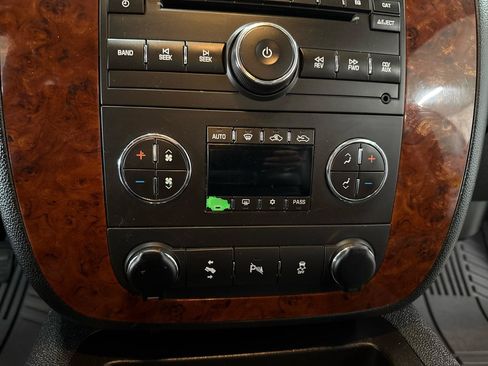 Used 2012 Chevrolet Avalanche LT AWD/4WD image 20