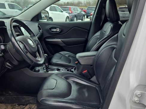 Used 2019 Jeep Cherokee Limited w/ Luxury Group image 3