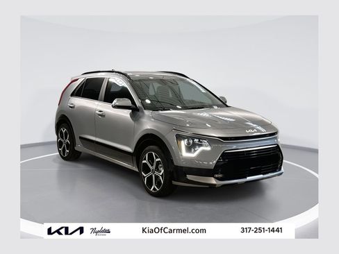 Used 2025 Kia Niro EX Touring image 1